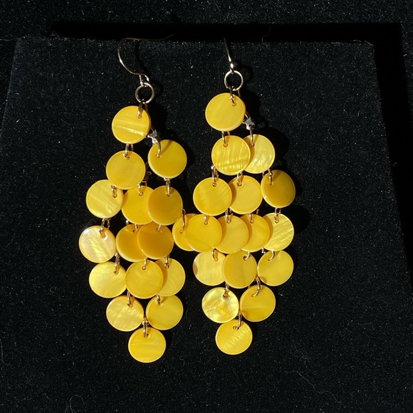 Yellow Mother of Pearl Dangling Earrings, NWT. 4” shoulder duster - Picture 1 of 1